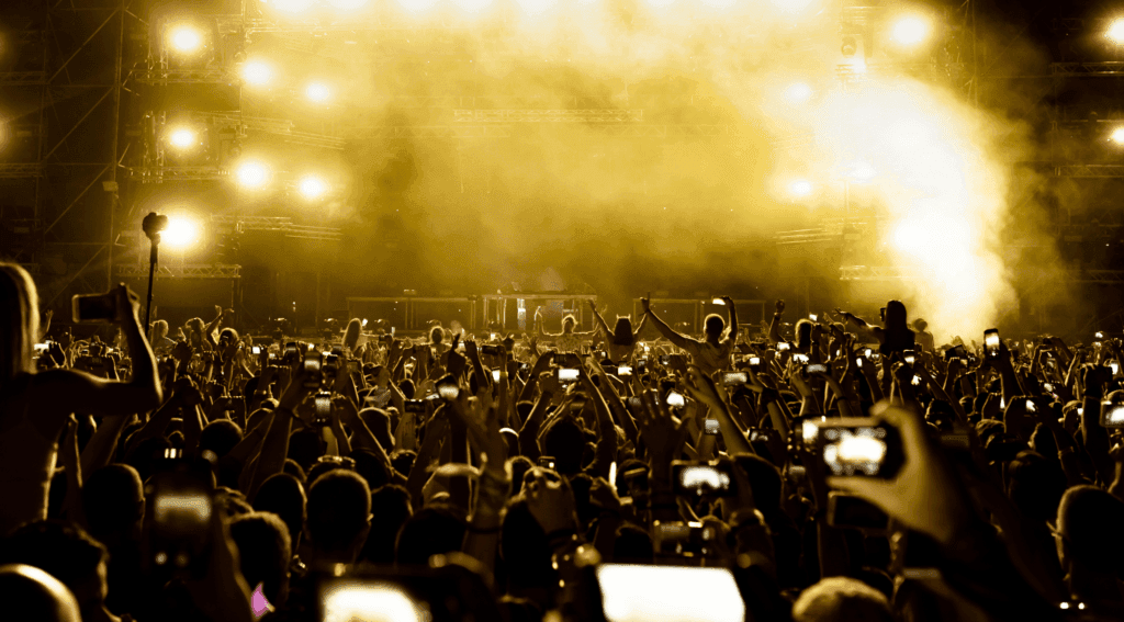 Feeling Supersonic: The Oasis Fan Experience